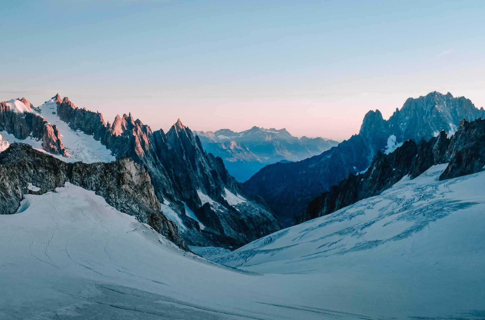 Imagem Montanha com neve